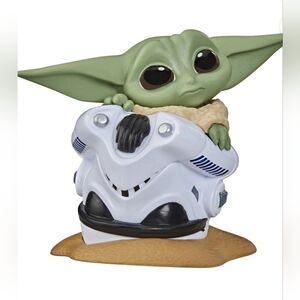 Star Wars The Bounty Collection Series 2 the Child Helmet Hiding Pose Toy Action